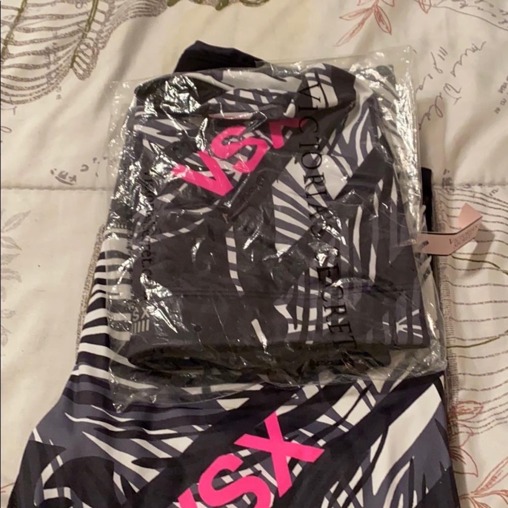 Brand new VS sports tights w/ matching sports bra